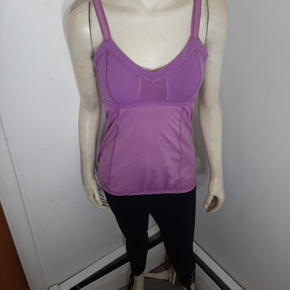 Lululemon Workout top sz 6....in great condition.. - Picture 5 of 5